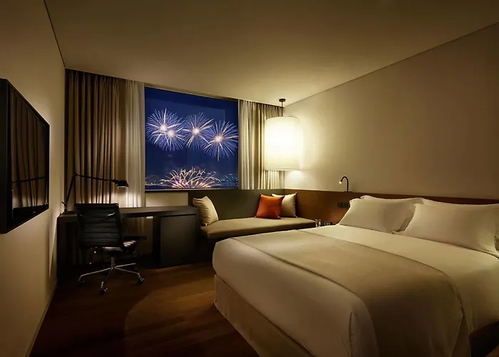 Shilla Mapo Hongdae 4*